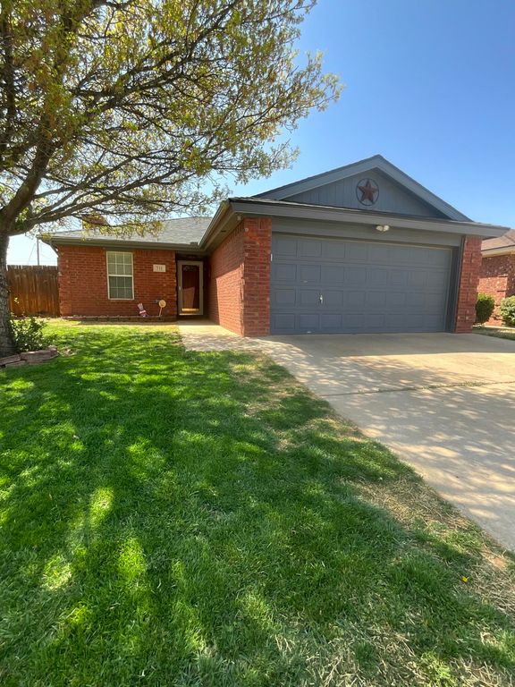 711 9th Street, Wolfforth, TX 79382