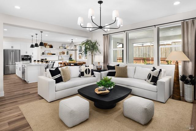 2535 Courtney Ave, Santa Rosa, CA 95403