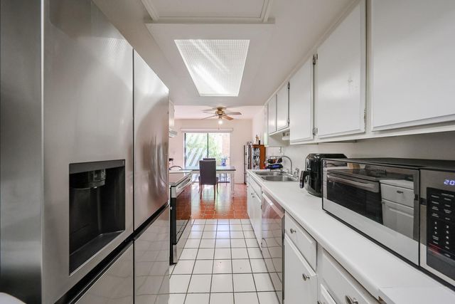 10410 N 7th Place Unit 2, Phoenix, AZ 85020
