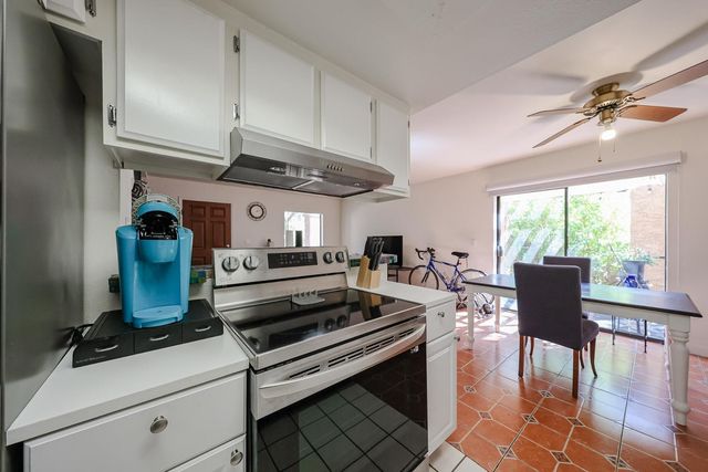 10410 N 7th Place Unit 2, Phoenix, AZ 85020