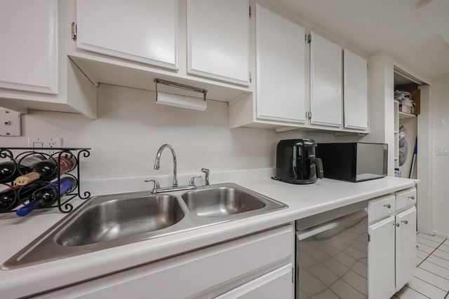 10410 N 7th Place Unit 2, Phoenix, AZ 85020
