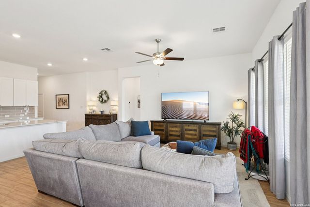 8908 LUCIANO RDG, Seguin, TX 78155