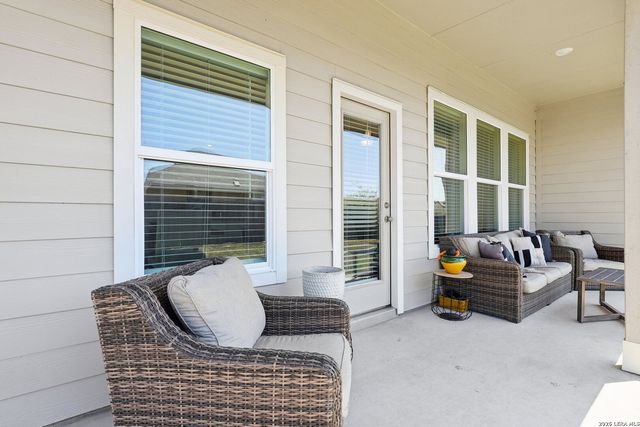 8908 LUCIANO RDG, Seguin, TX 78155