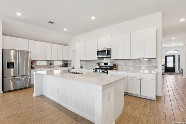 8908 LUCIANO RDG, Seguin, TX 78155