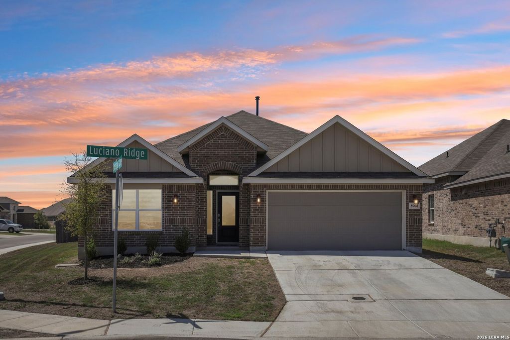 8908 LUCIANO RDG, Seguin, TX 78155