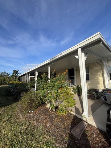 70 SE Spanish Way Way, Port St Lucie, FL 34952