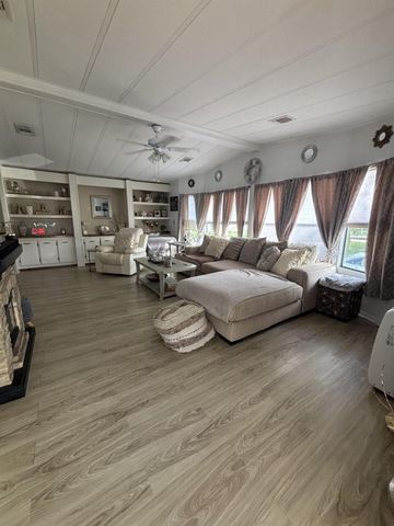 70 SE Spanish Way Way, Port St Lucie, FL 34952