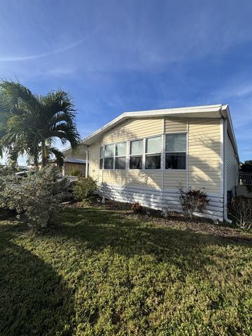 70 SE Spanish Way Way, Port St Lucie, FL 34952