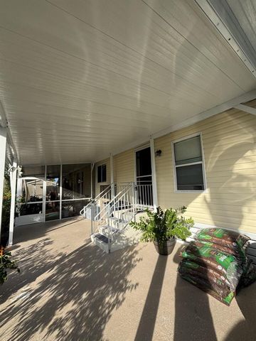 70 SE Spanish Way Way, Port St Lucie, FL 34952