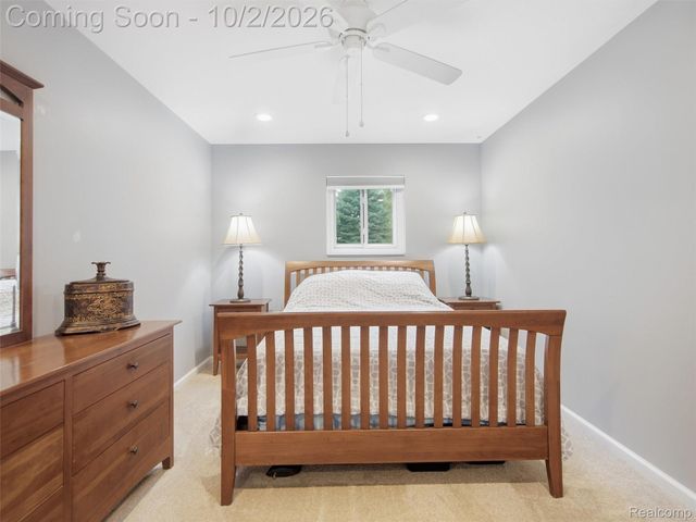1721 Stratford Street, Sylvan Lake, MI 48320