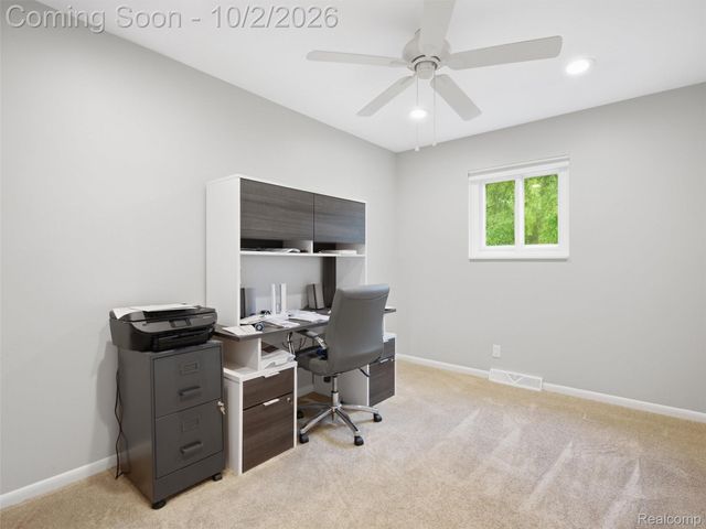 1721 Stratford Street, Sylvan Lake, MI 48320