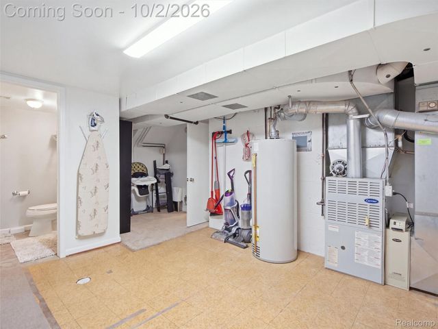 1721 Stratford Street, Sylvan Lake, MI 48320
