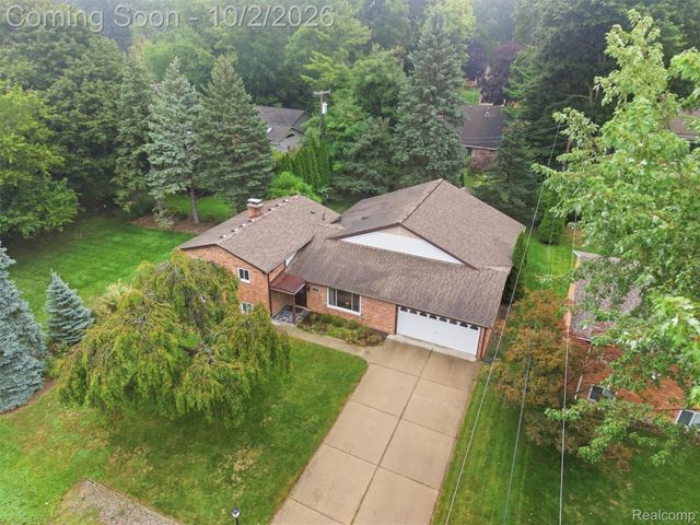 1721 Stratford Street, Sylvan Lake, MI 48320