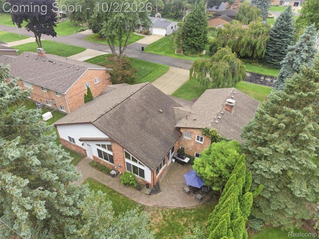 1721 Stratford Street, Sylvan Lake, MI 48320