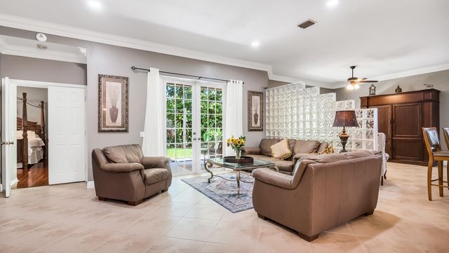 7232 NW 58th Way, Parkland, FL 33067