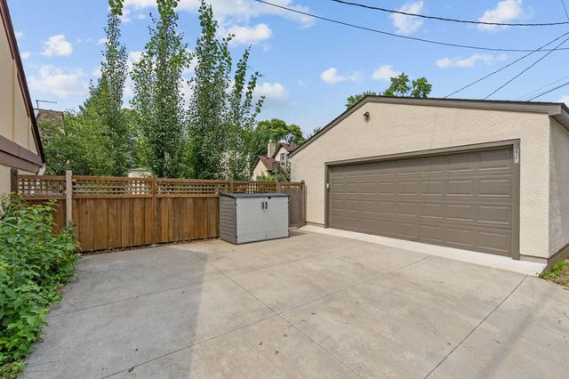 621 Cedar Lake Road S, Minneapolis, MN 55405