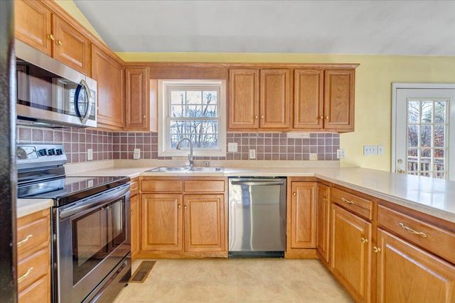 1093 Hales Ford RD, Moneta, VA 24121