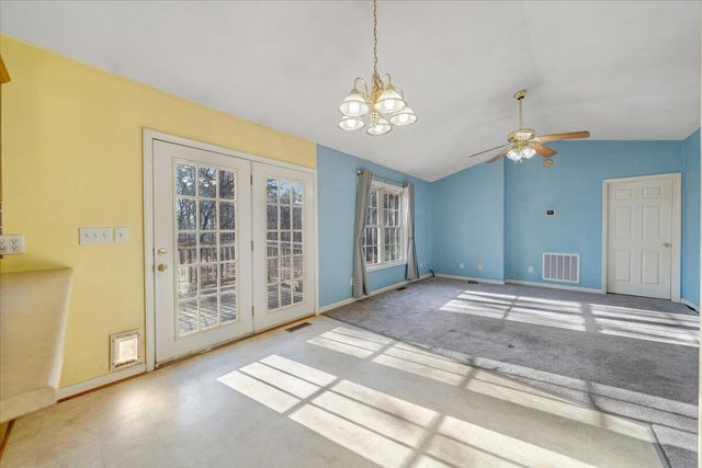 1093 Hales Ford RD, Moneta, VA 24121