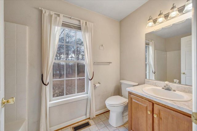 1093 Hales Ford RD, Moneta, VA 24121