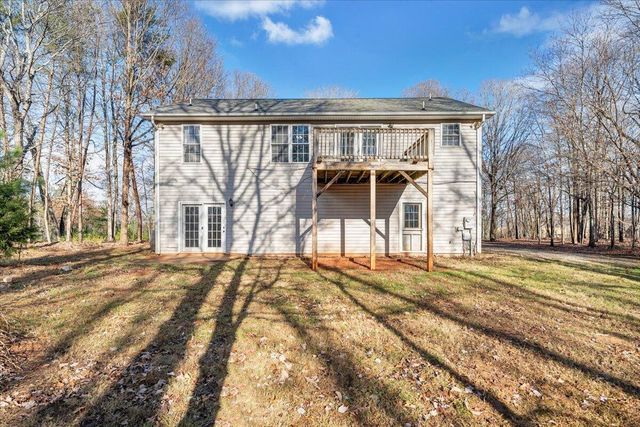1093 Hales Ford RD, Moneta, VA 24121