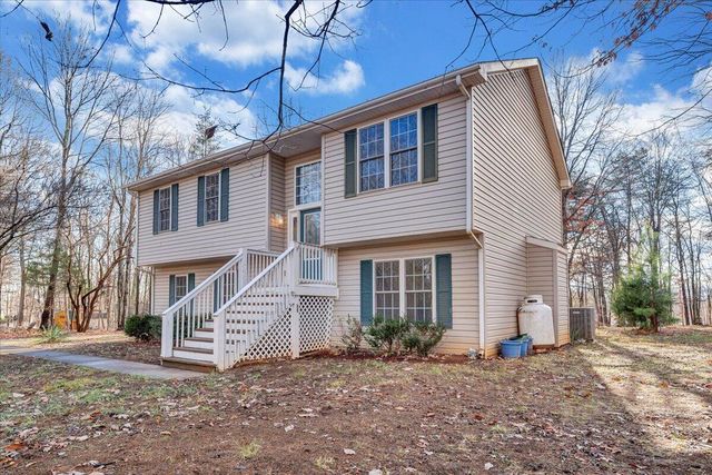 1093 Hales Ford RD, Moneta, VA 24121