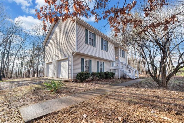 1093 Hales Ford RD, Moneta, VA 24121