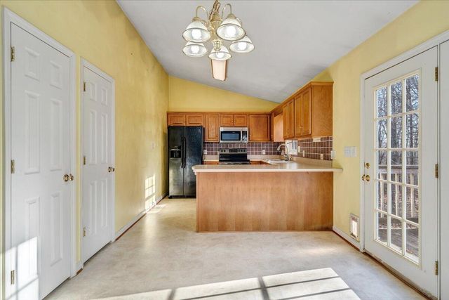 1093 Hales Ford RD, Moneta, VA 24121