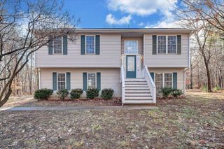 1093 Hales Ford RD, Moneta, VA 24121