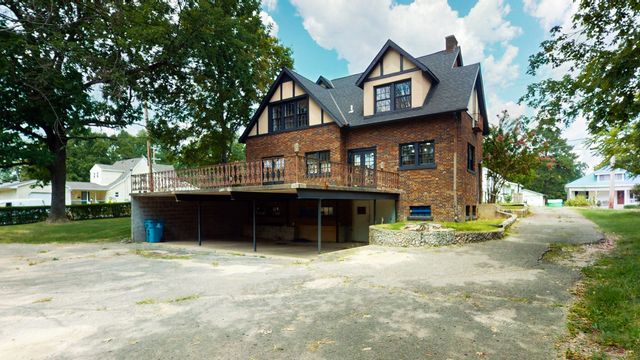 1007 Poplar Street, Murray, KY 42071