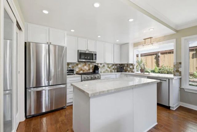 551 Splitrail Drive, Encinitas, CA 92024