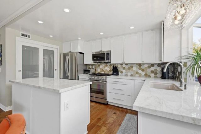 551 Splitrail Drive, Encinitas, CA 92024