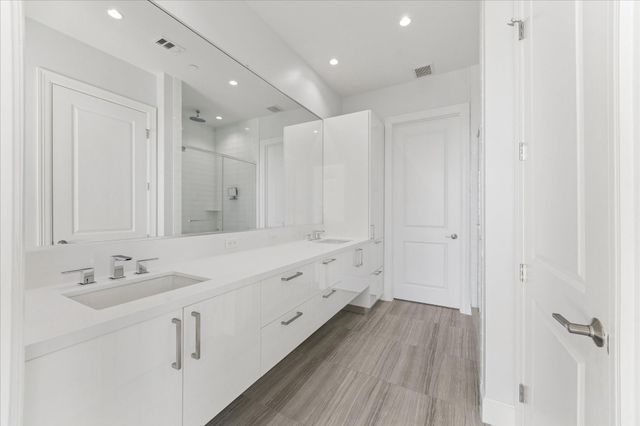 1211 Caroline Street 1504, Houston, TX 77002