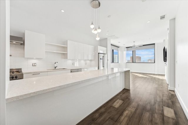 1211 Caroline Street 1504, Houston, TX 77002