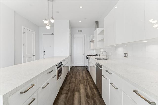 1211 Caroline Street 1504, Houston, TX 77002