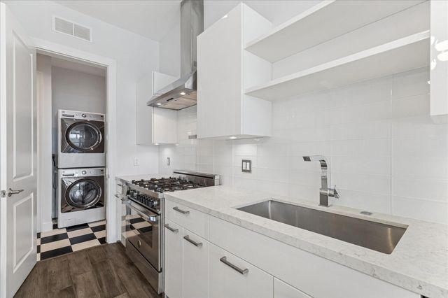 1211 Caroline Street 1504, Houston, TX 77002