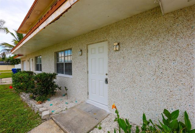 1423 MAPLE STREET SW, Largo, FL 33770
