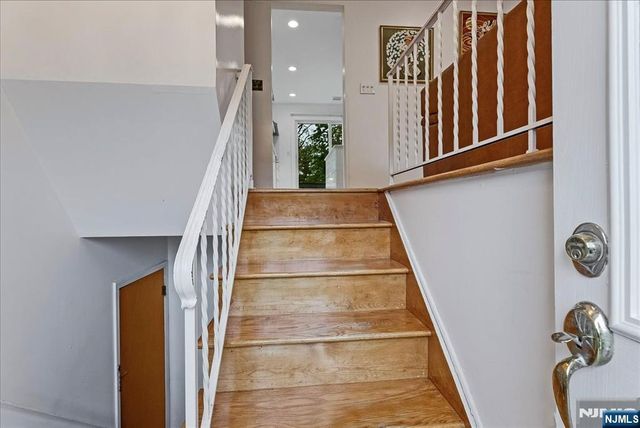 9 Arthur Terrace, Livingston, NJ 07039