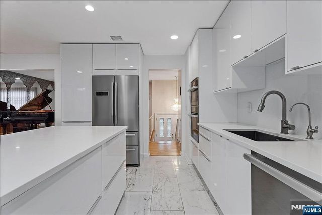 9 Arthur Terrace, Livingston, NJ 07039