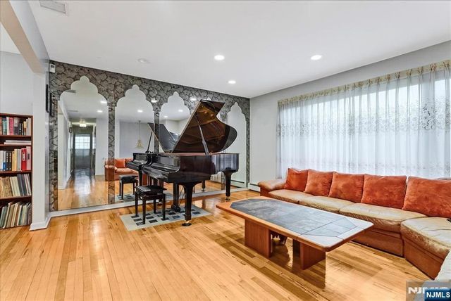 9 Arthur Terrace, Livingston, NJ 07039