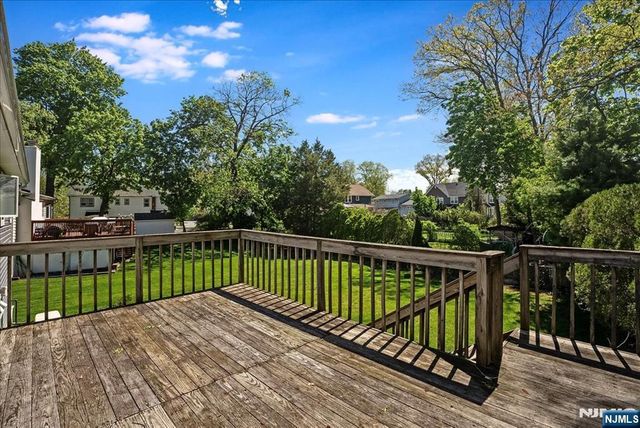9 Arthur Terrace, Livingston, NJ 07039