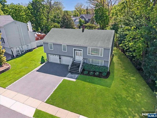 9 Arthur Terrace, Livingston, NJ 07039
