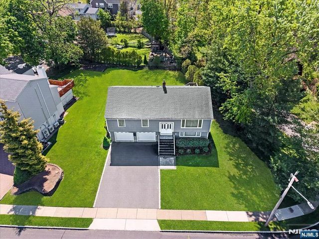 9 Arthur Terrace, Livingston, NJ 07039