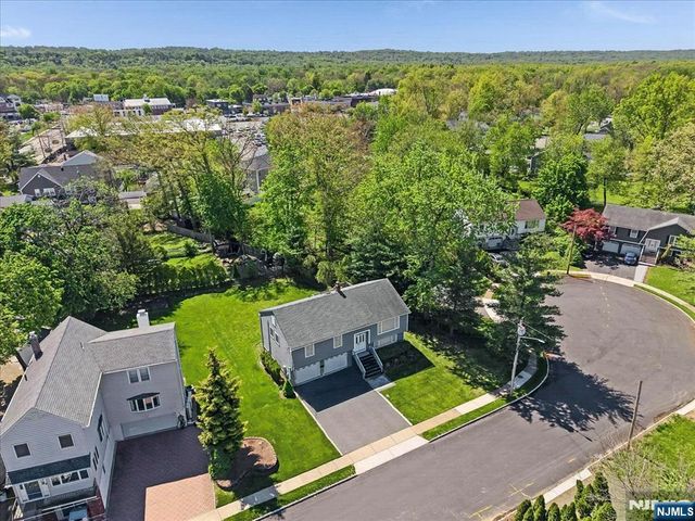 9 Arthur Terrace, Livingston, NJ 07039