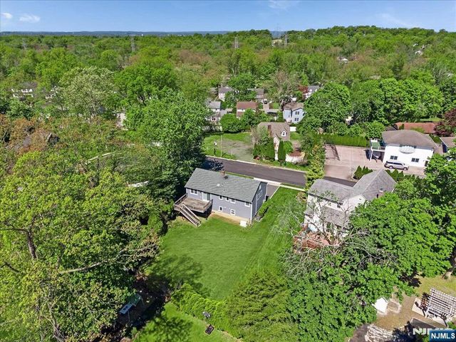 9 Arthur Terrace, Livingston, NJ 07039