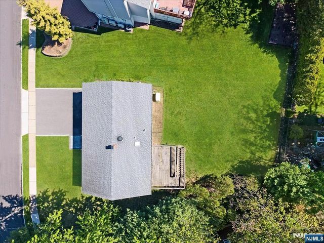 9 Arthur Terrace, Livingston, NJ 07039