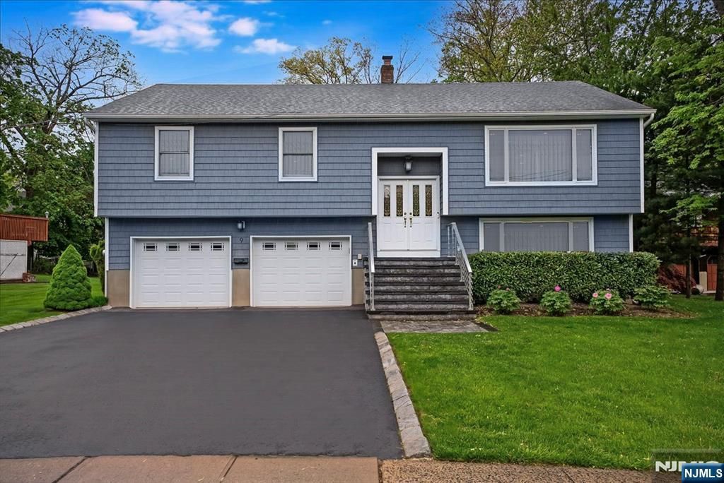 9 Arthur Terrace, Livingston, NJ 07039