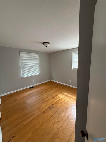 3205 Lewisburg Drive NW, Huntsville, AL 35810