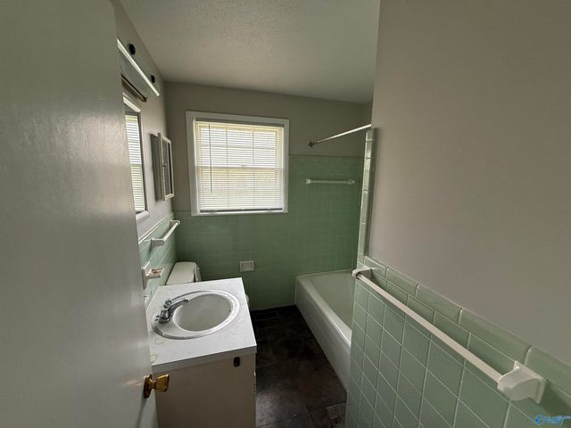 3205 Lewisburg Drive NW, Huntsville, AL 35810