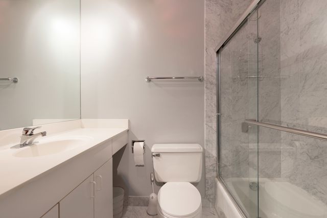 345 W Fullerton Parkway 1001, Chicago, IL 60614