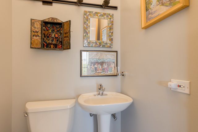 345 W Fullerton Parkway 1001, Chicago, IL 60614